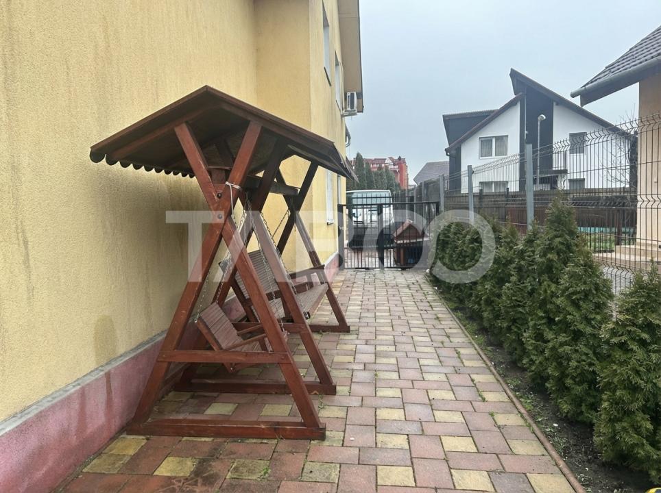 Apartament de vanzare etajul 1 cu 2 camere si curte in zona Selimbar