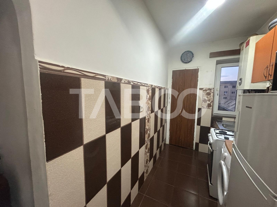 Apartament de vanzare in zona Vasile Aaron pretabil investitie sigura