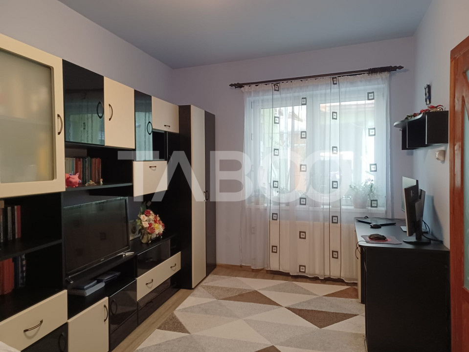 Apartament de vanzare la casa 3 camere terasa pivnita Orasul de Jos in Sibiu - Argintarilor