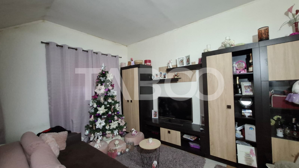 Apartament de vanzare la casa 4 camere 2 bai 118 mp Slimbar Sibiu