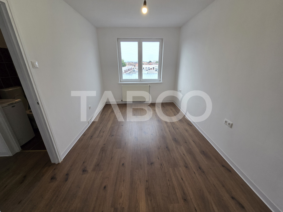 Apartament de vanzare la etaj intermediar 2 renovat balcon Terezian