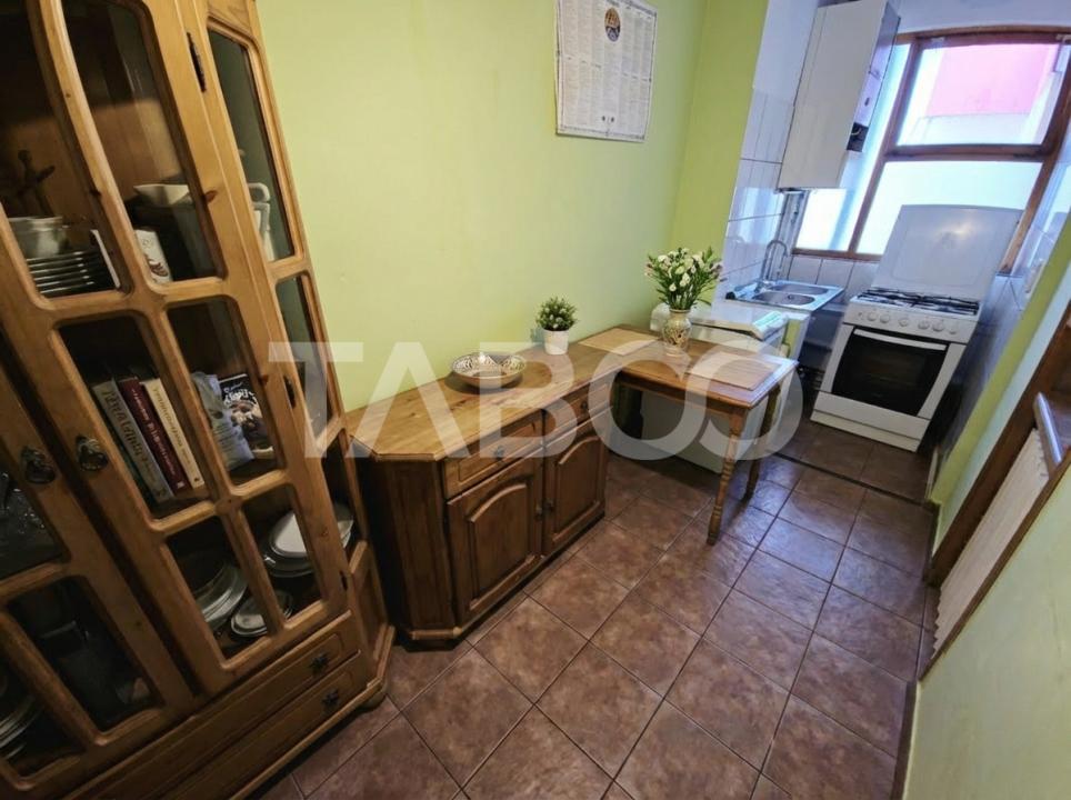 Apartament de vanzare mobilat utilat 60mp 3 camere zona Strand Sibiu