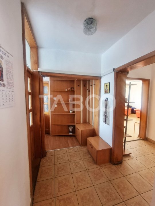Apartament de vanzare Terezian etaj intermediar 3 camere 2 bai balcon
