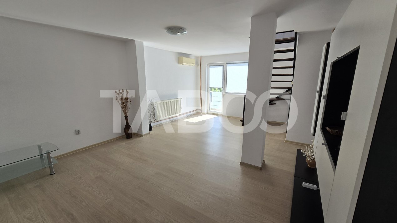Apartament de vanzare Tilisca 3 camere balcon cu vedere spre munti