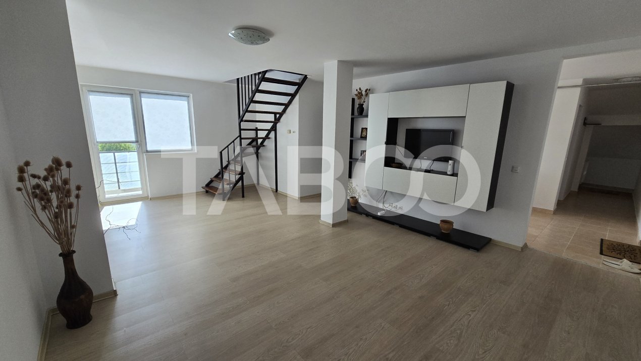 Apartament de vanzare Tilisca 3 camere balcon cu vedere spre munti