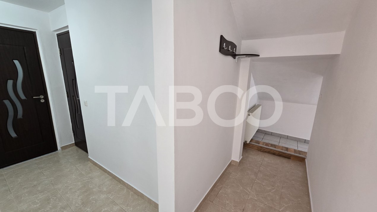Apartament de vanzare Tilisca 3 camere balcon cu vedere spre munti