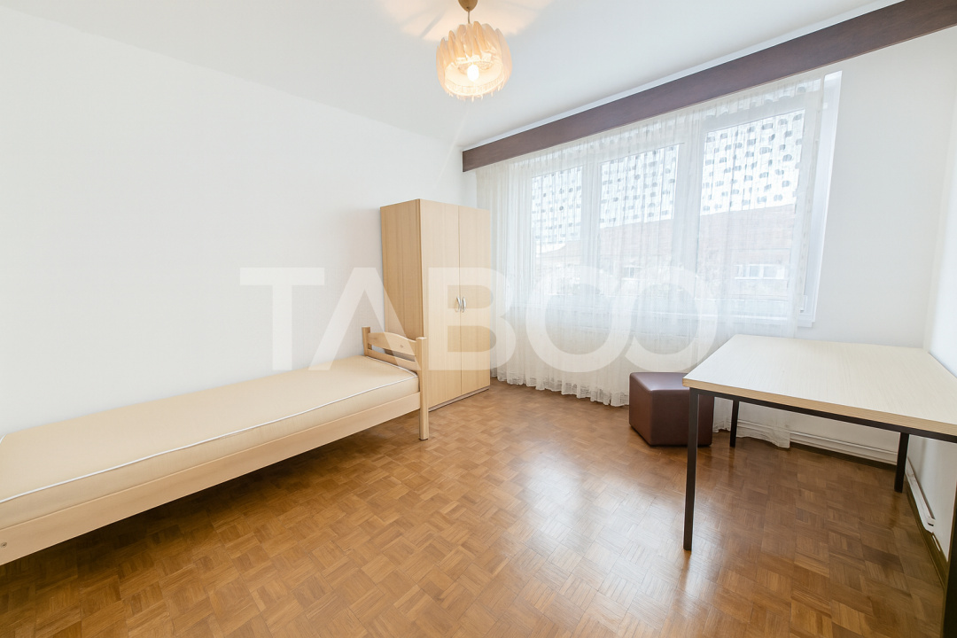 Apartament de vanzare zona Dioda cu 3 camere si balcon