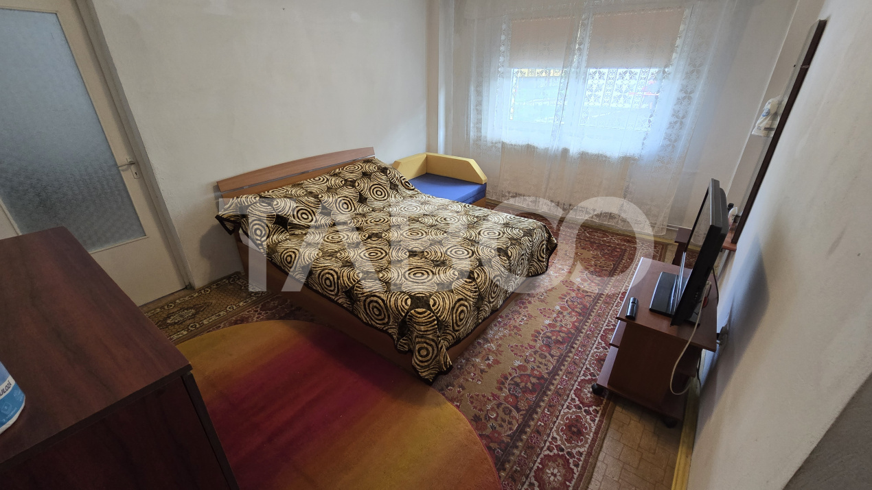 Apartament de vanzare zona Mihai Viteazul 4 camere 2 bai