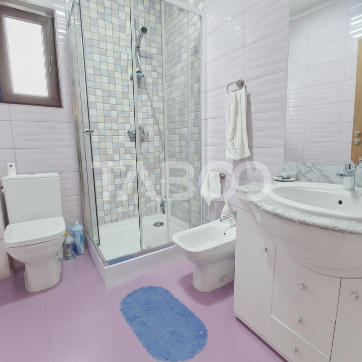 Apartament de vazare 2 camere cu gradina proprie de 86 mp si parcare