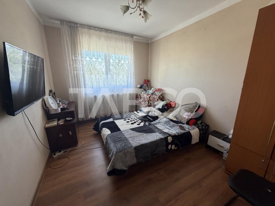Apartament decomandat 2 camere 2 balcoane 54 mpu zona Tabacari 