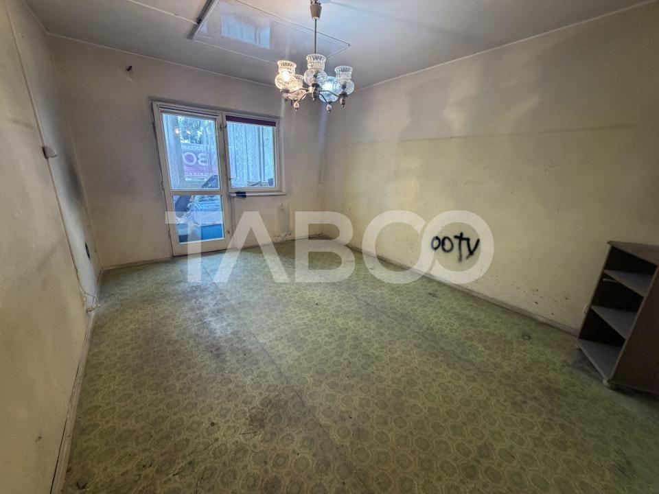 Apartament decomandat 2 camere 50 mp utili etaj 1 Bulevardul Unirii