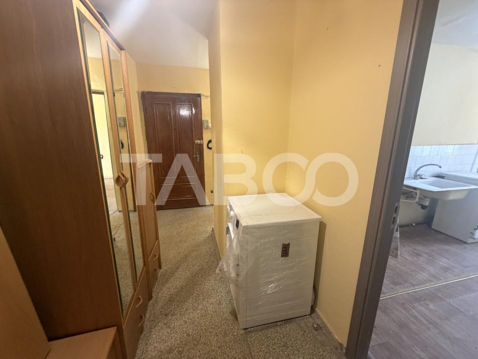 Apartament decomandat 2 camere 50 mp utili etaj 1 Bulevardul Unirii