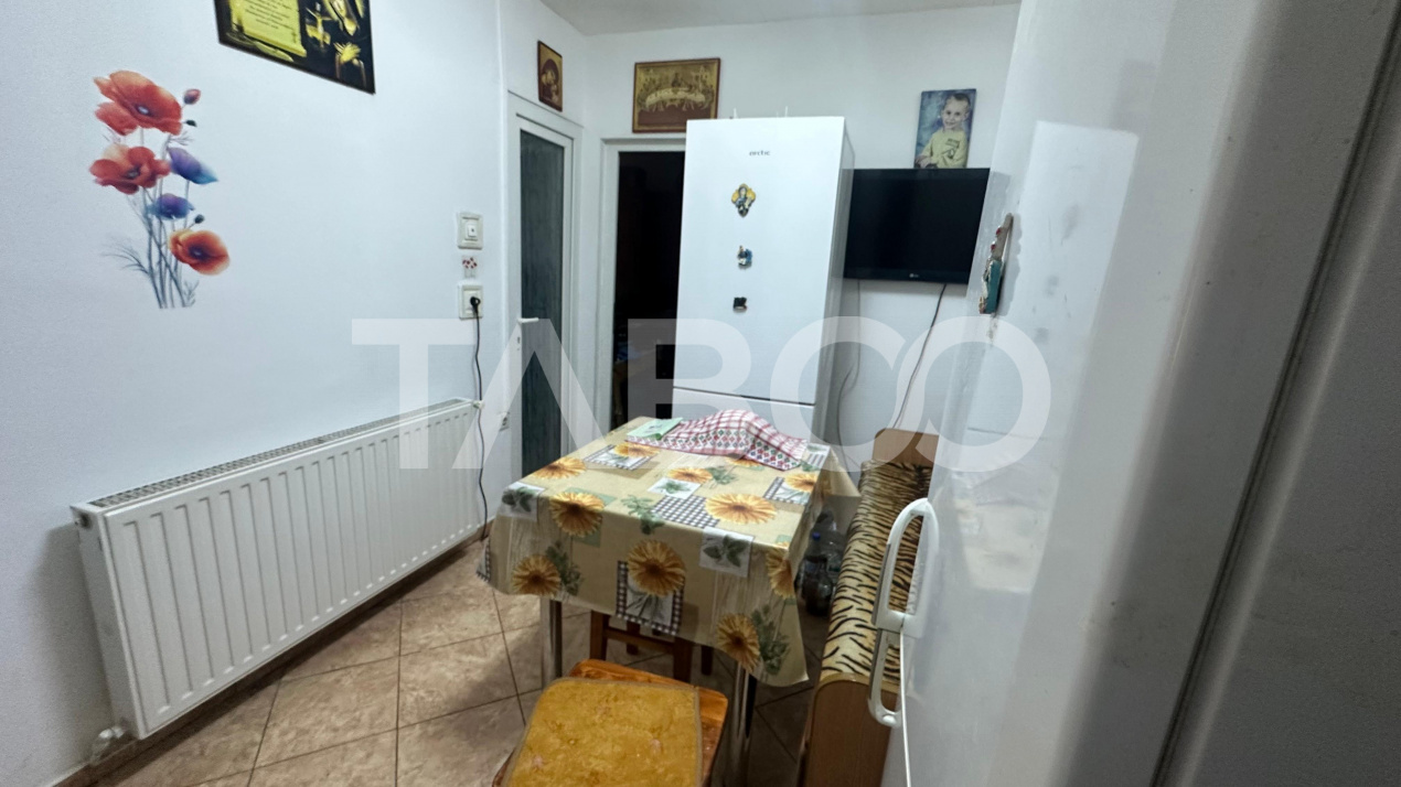 Apartament decomandat 2 camere 54mpu pivnita balcon Vasile Aaron Sibiu