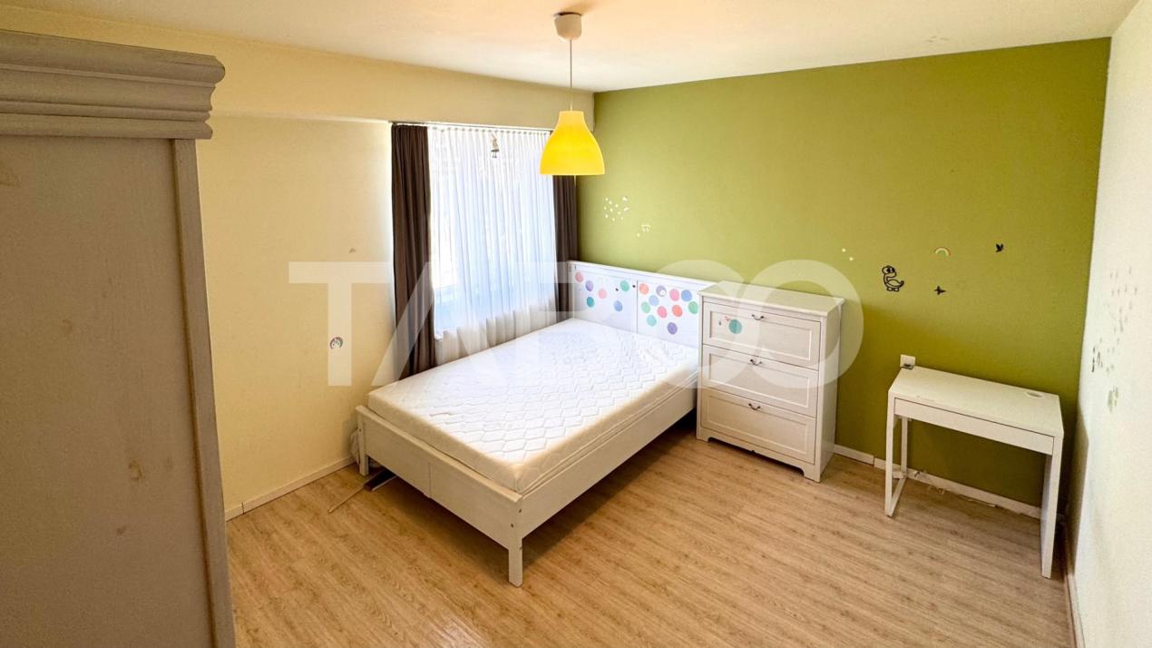 Apartament decomandat 2 camere 55 mpu balcon 3 mp de vanzare