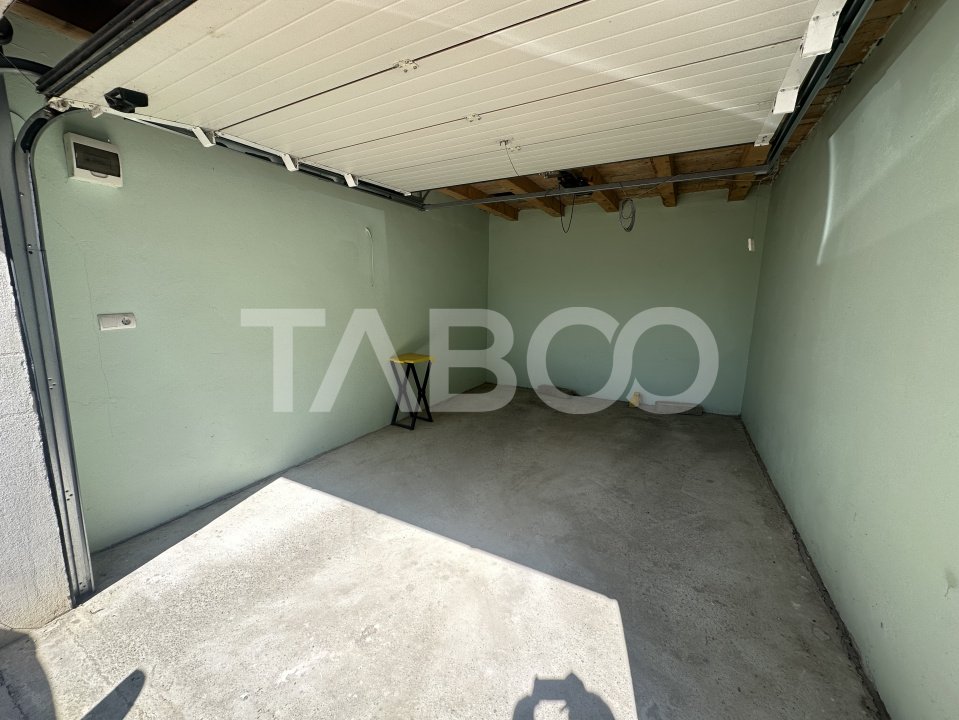 Apartament decomandat 2 camere 60 mpu etaj 2 loc de parcare si garaj