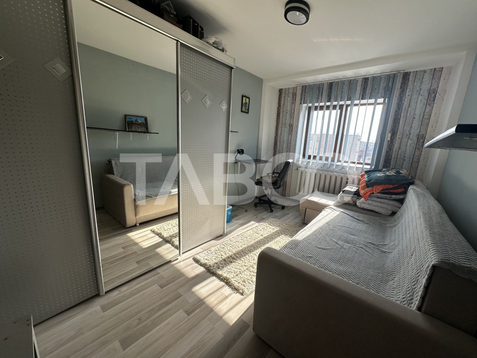 Apartament decomandat 2 camere boxa la subsol zona 1 Decembrie