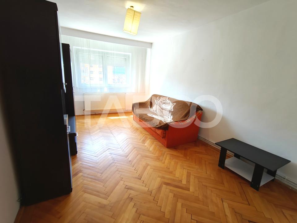 Apartament decomandat 2 camere cu pivnita si balcon - zona Terezian