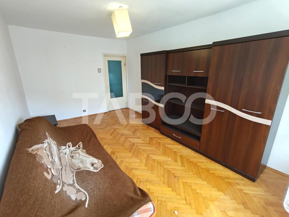 Apartament decomandat 2 camere cu pivnita si balcon - zona Terezian