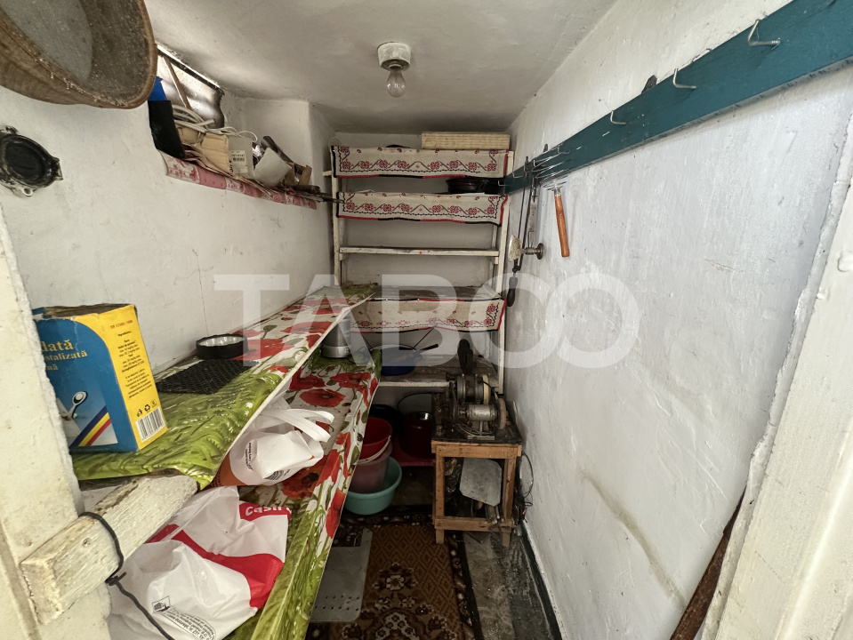  Apartament decomandat 2 camere etaj 2 boxe la subsol garaj  Negoiu
