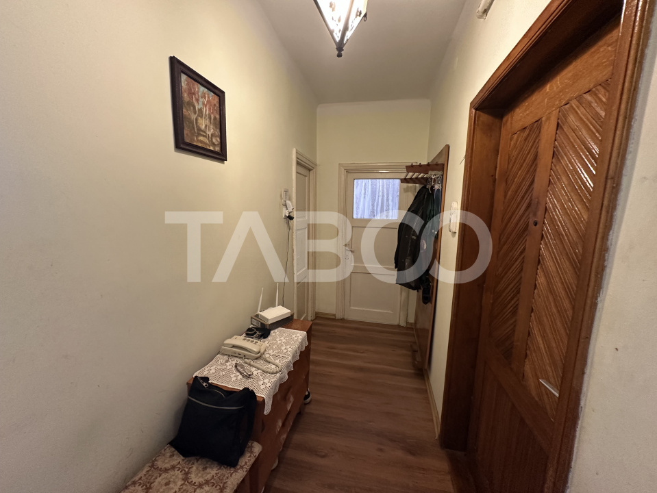  Apartament decomandat 2 camere etaj 2 boxe la subsol garaj  Negoiu