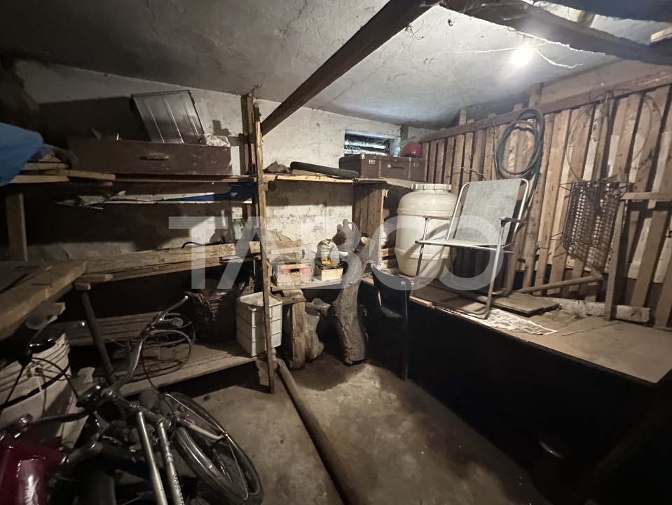  Apartament decomandat 2 camere etaj 2 boxe la subsol garaj  Negoiu