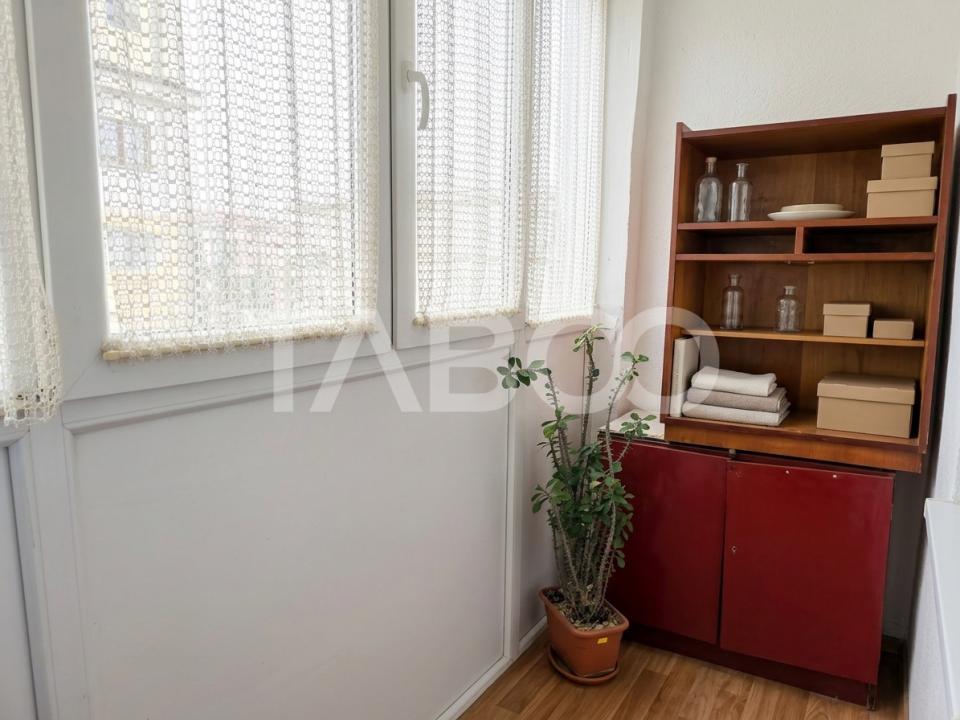 Apartament decomandat 2 camere etaj3 balcon pivnita Vasile Aaron Sibiu