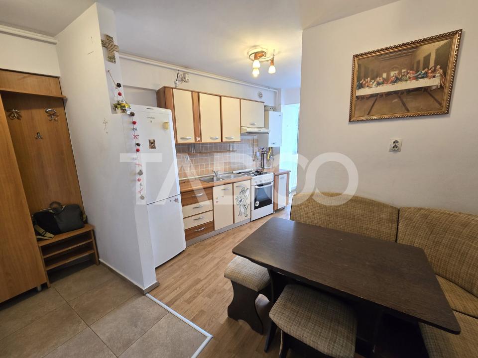 Apartament decomandat 2 camere mobilat etaj 3 cu lift Turnisor Sibiu