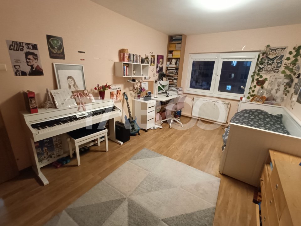 Apartament decomandat 2 camere si balcon bloc cu lift Vasile Aaron