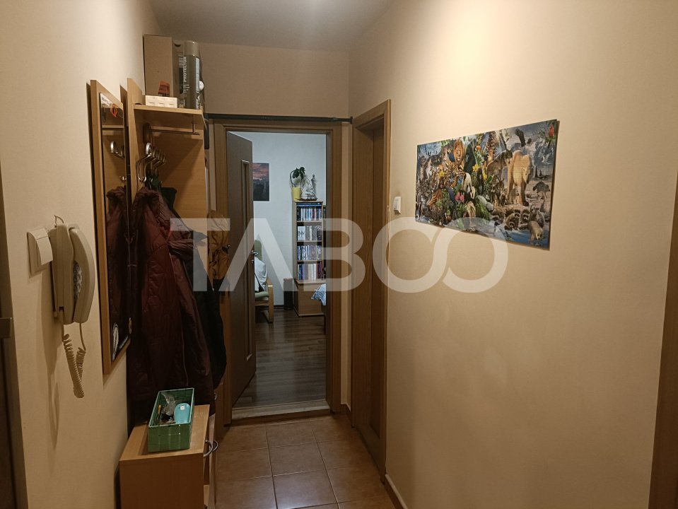 Apartament decomandat 2 camere si balcon bloc cu lift Vasile Aaron