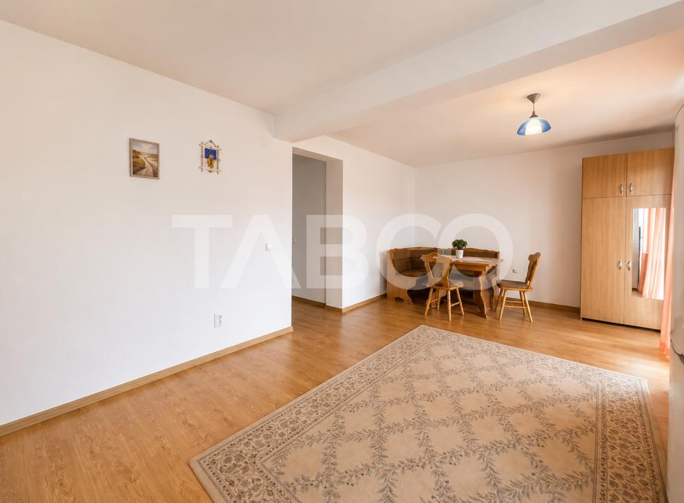 Apartament decomandat 2 camere si balcon Selimbar Brana