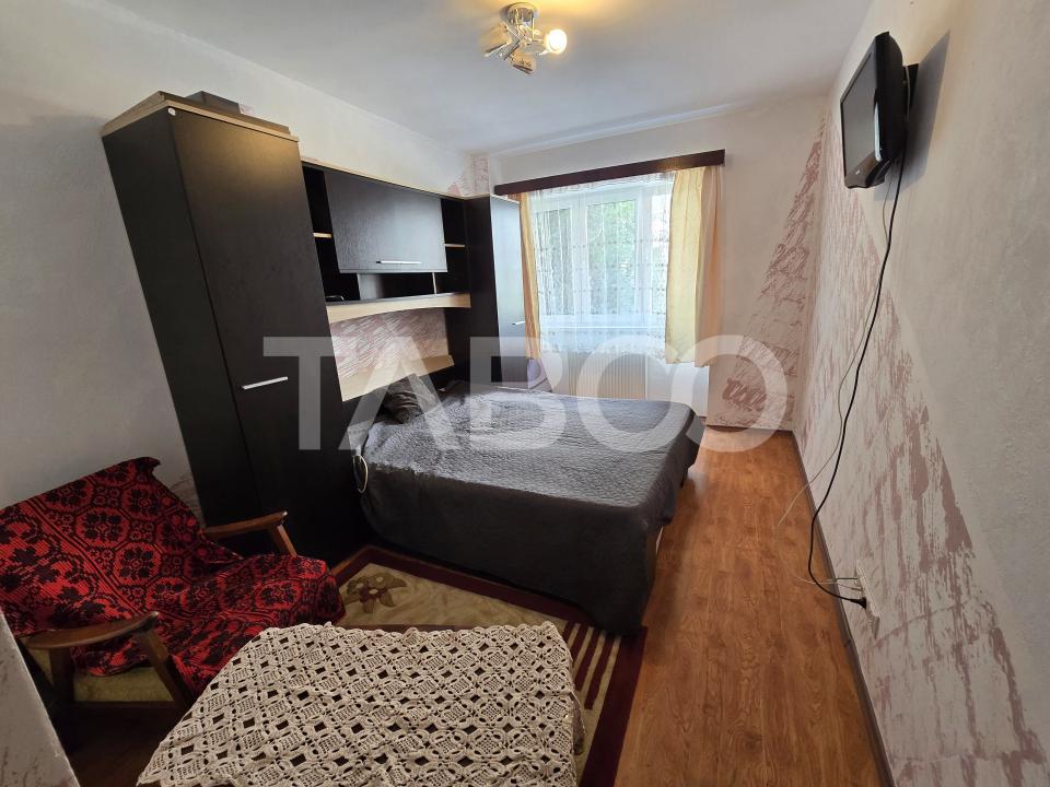 Apartament decomandat 3 camere 2 bai 66 mp parcare boxa Terezian Sibiu