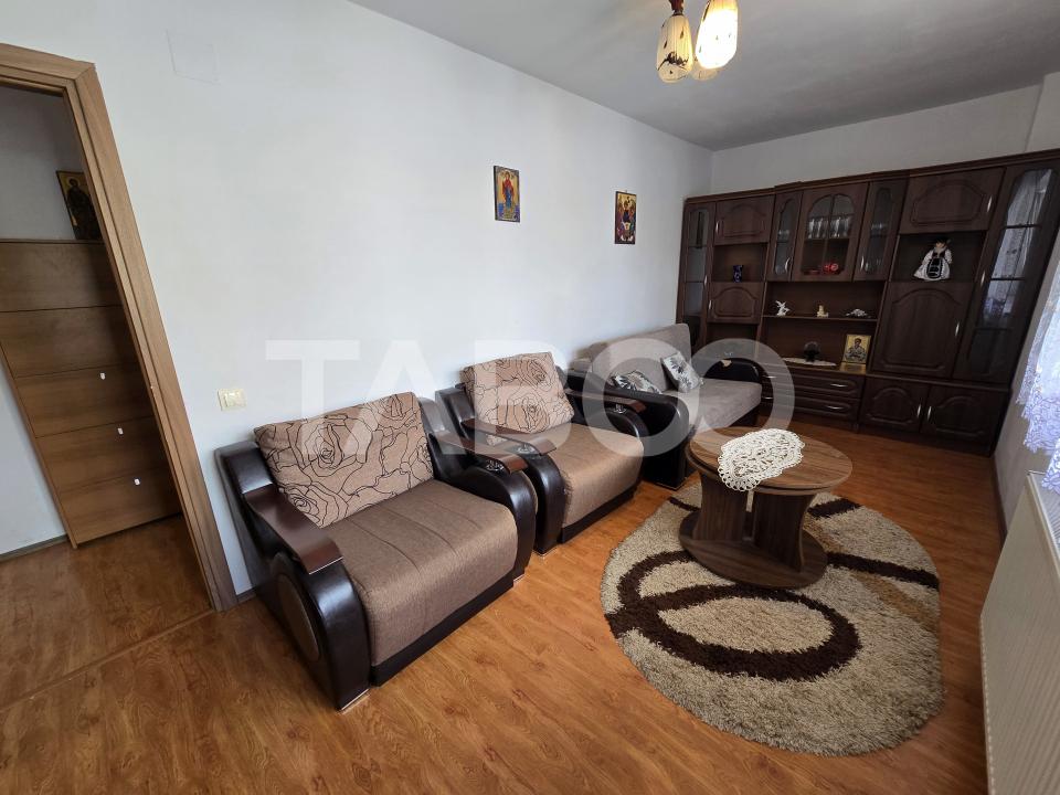 Apartament decomandat 3 camere 2 bai 66 mp parcare boxa Terezian Sibiu