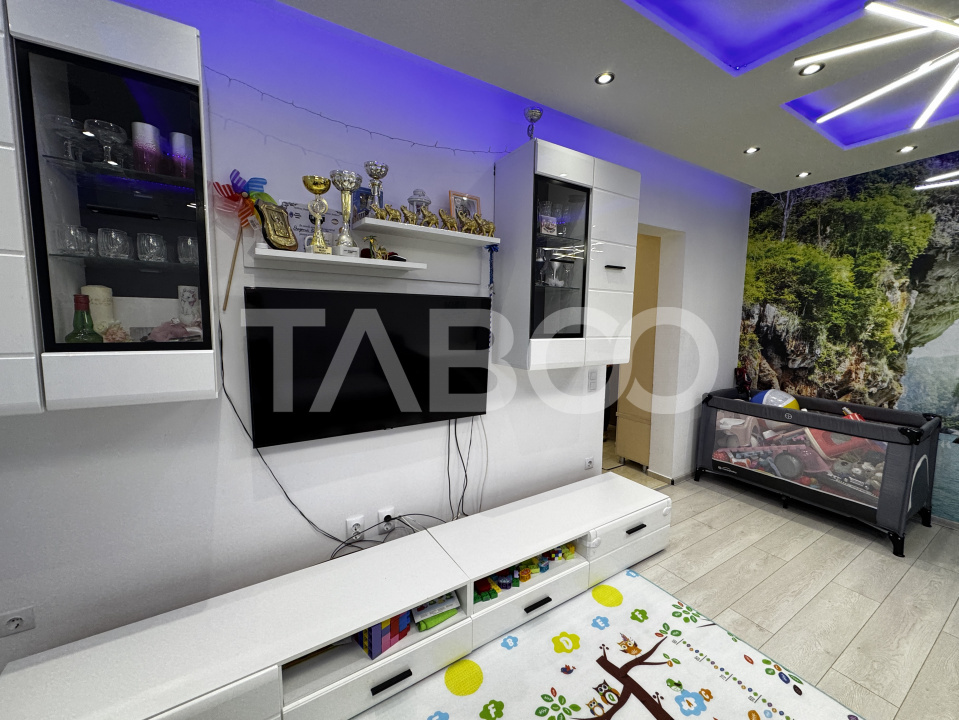 Apartament decomandat 3 camere 2 bai 73 mp balcon Mihai Viteazul Sibiu