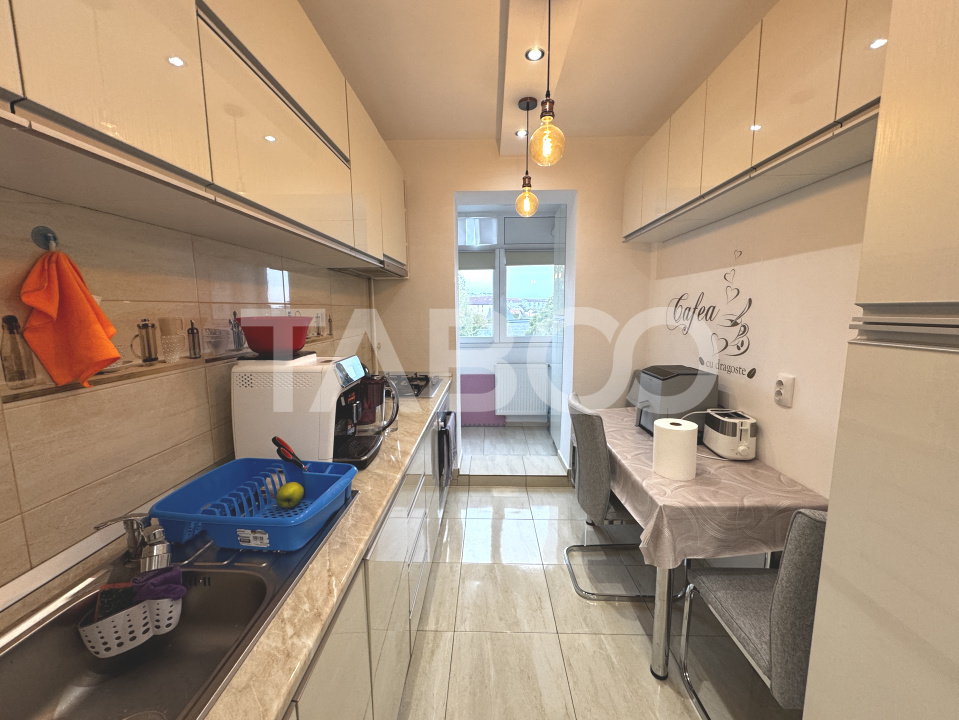 Apartament decomandat 3 camere 2 bai 73 mp etaj 3 balcon Mihai Viteazu