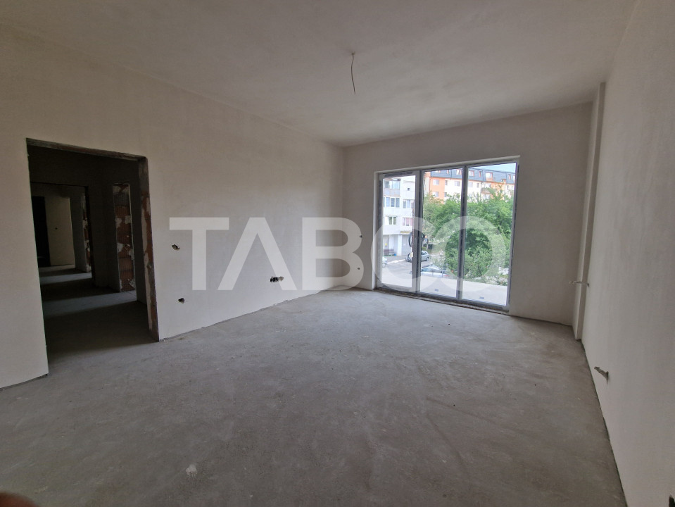 Apartament decomandat 3 camere 2 bai 83 mpu 2 balcoane Sibiu Rahovei