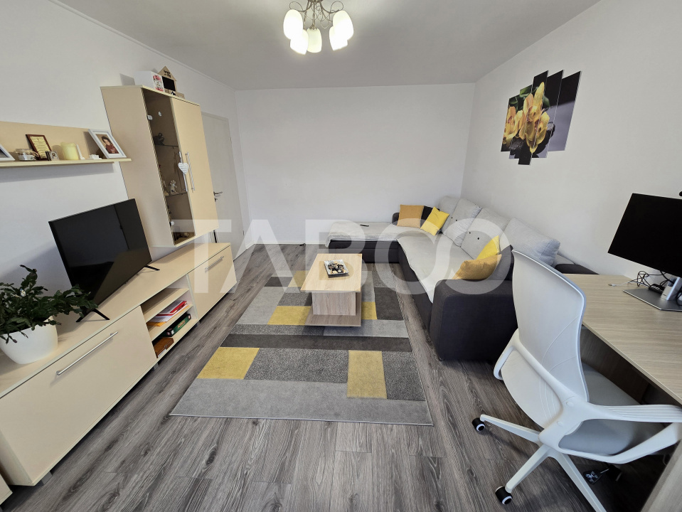 Apartament decomandat 3 camere 2 bai balcon pivnita Strand Sibiu