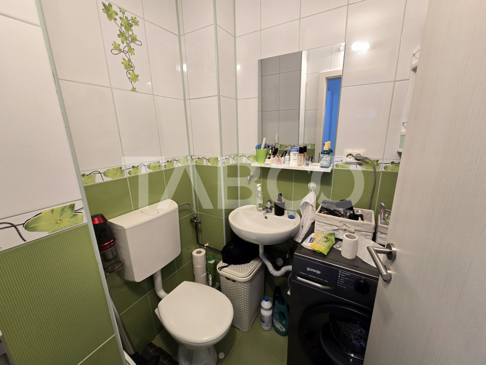 Apartament decomandat 3 camere 2 bai balcon pivnita Strand Sibiu