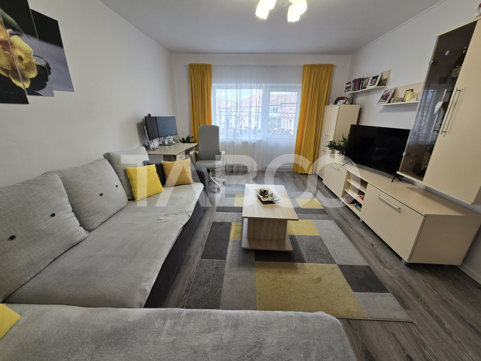 Apartament decomandat 3 camere 2 bai balcon pivnita Strand Sibiu