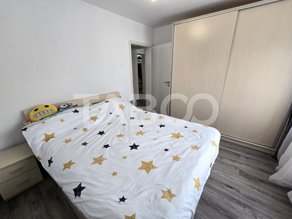 Apartament decomandat 3 camere 2 bai balcon pivnita Strand Sibiu