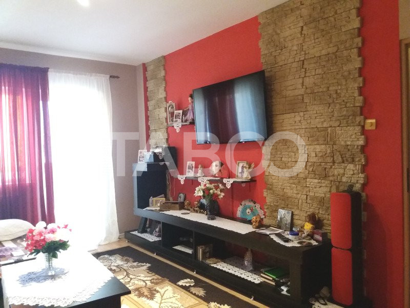 Apartament decomandat 3 camere  2 bai etaj 3 balcon zona buna Cisnadie