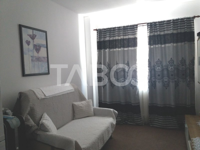 Apartament decomandat 3 camere  2 bai etaj 3 balcon zona buna Cisnadie