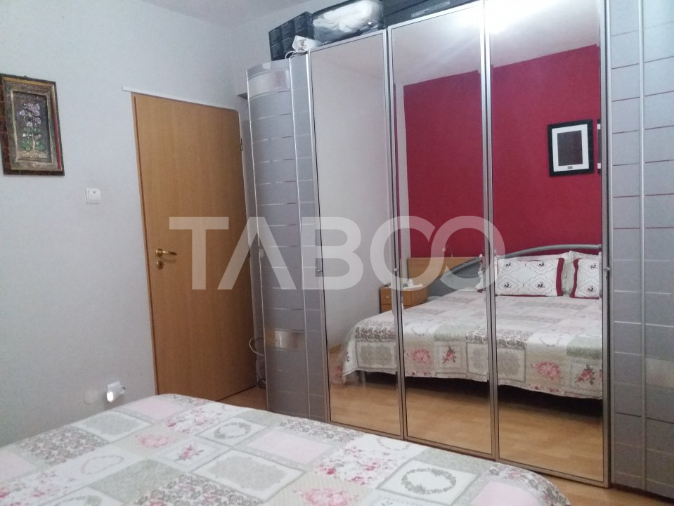 Apartament decomandat 3 camere  2 bai etaj 3 balcon zona buna Cisnadie