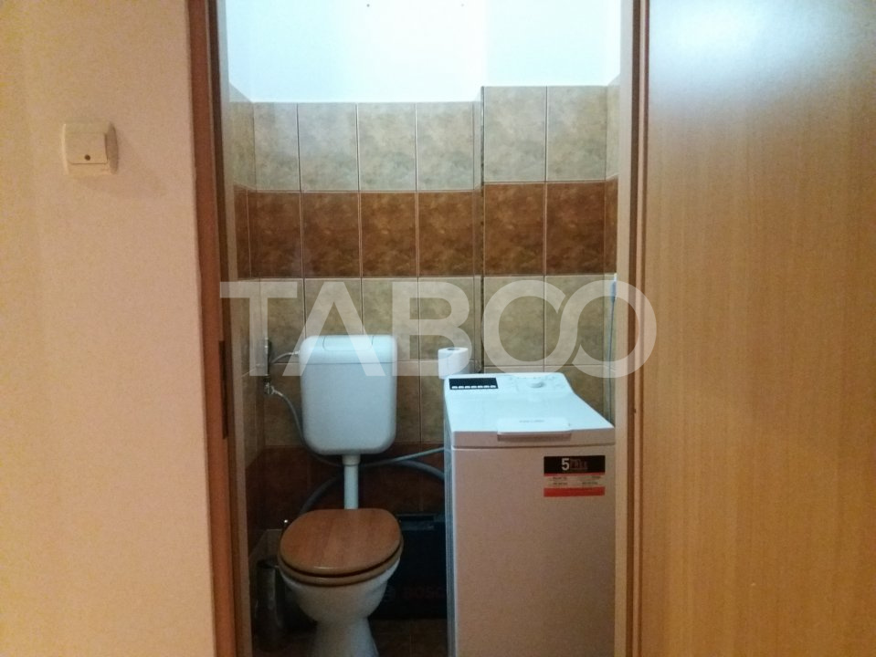Apartament decomandat 3 camere  2 bai etaj 3 balcon zona buna Cisnadie