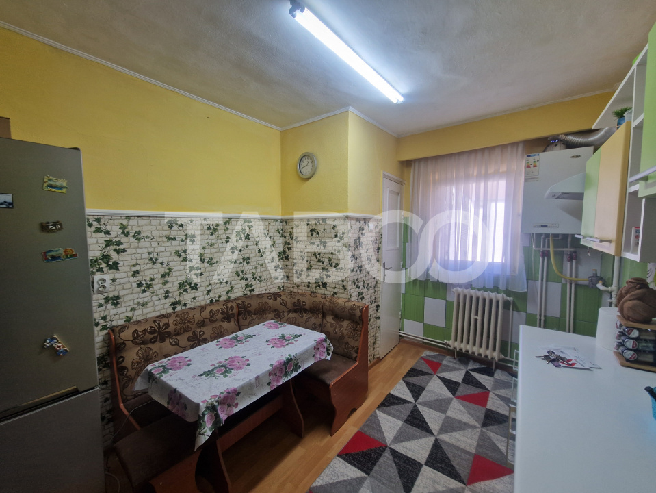 Apartament decomandat 3 camere 2 bai Semaforului Vasile Aaron