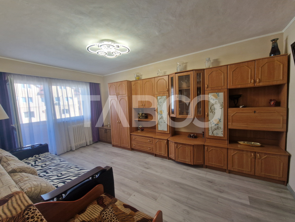 Apartament decomandat 3 camere 2 bai Semaforului Vasile Aaron in Sibiu - Semaforului