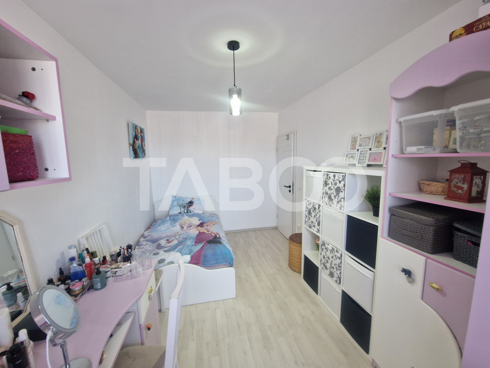 Apartament decomandat 3 camere 53 mpu loc de parcare Calea Surii Mici