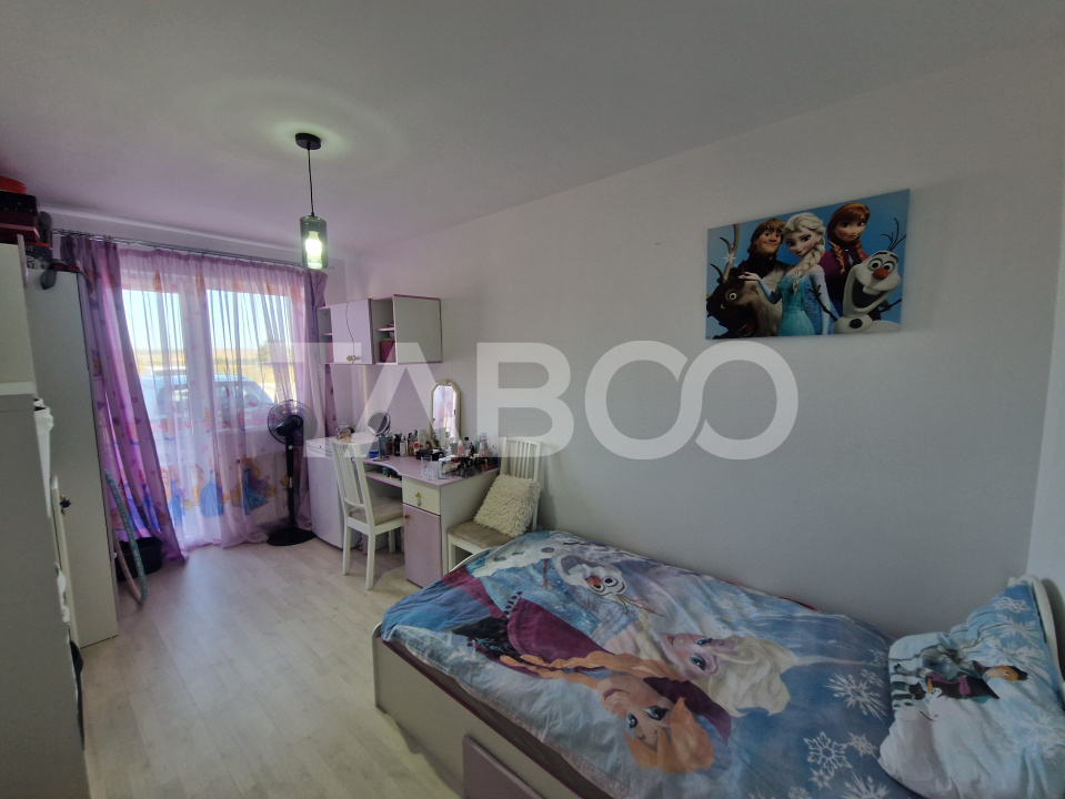 Apartament decomandat 3 camere 53 mpu loc de parcare Calea Surii Mici