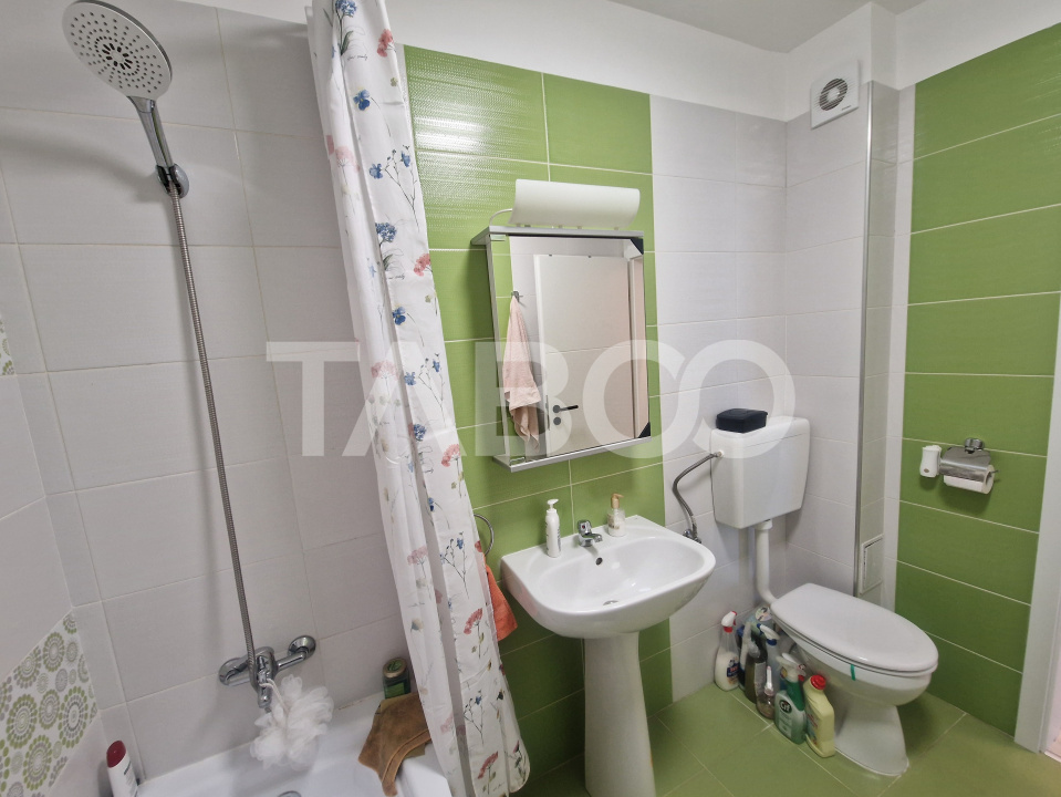 Apartament decomandat 3 camere 53 mpu loc de parcare Calea Surii Mici