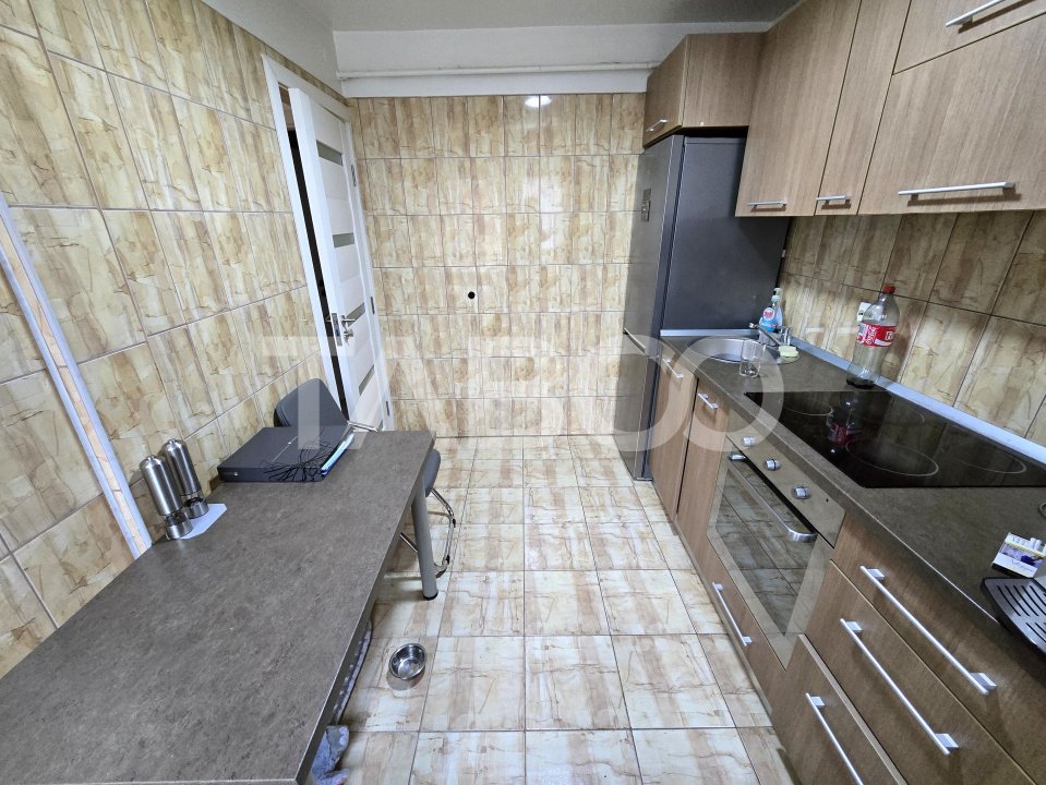 Apartament decomandat 3 camere 60 mpu 2 bai mobilat Vasile Aaron Sibiu