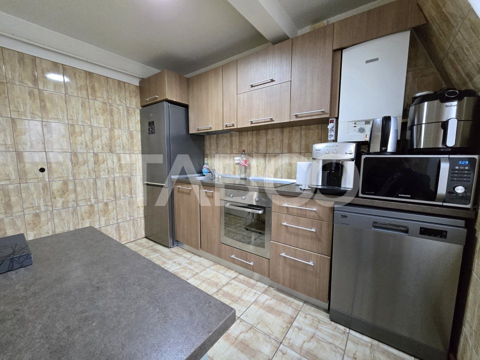 Apartament decomandat 3 camere 60 mpu 2 bai mobilat Vasile Aaron Sibiu